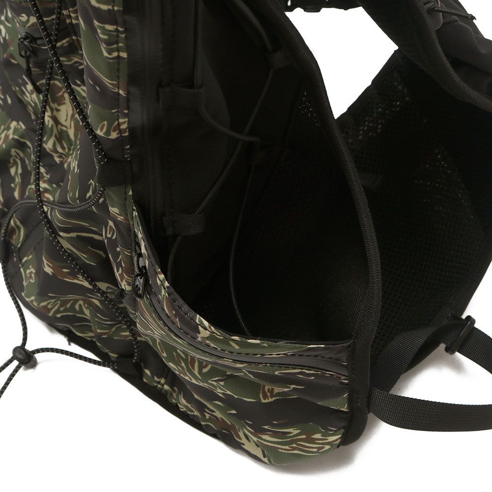 MOUNTAIN MARTIAL ARTS  [ 100公里越野跑賽 ] 迷彩除臭快乾越野跑包 7.5L  / 8L  S/M  日本製
