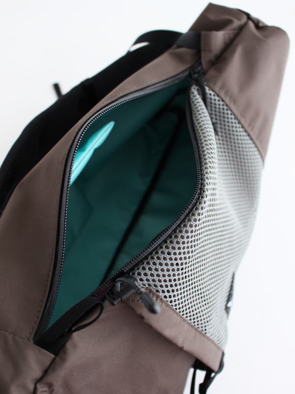 Okara ai nitta Litet 輕量防水攻頂包/單日包 12-13L 260g 深咖