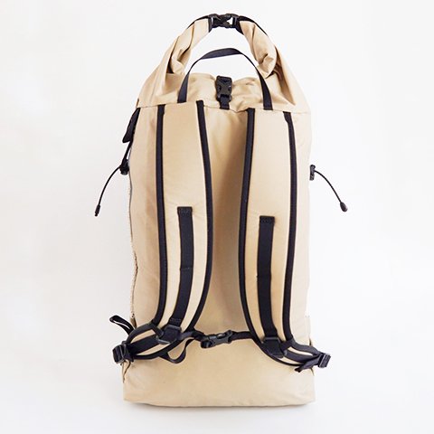 Okara ai nitta Litet 輕量防水攻頂包/單日包 12-13L 260g 深咖