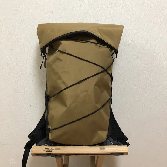 aruku trail runner 單日包 = 12-16 L 300g 3色