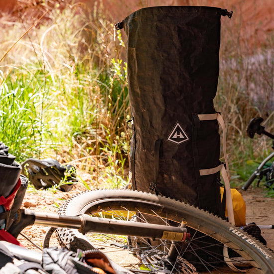 Hyperlite Mountain Gear Dyneema® 4400 PORTER 多機能運動包 = 70 L 