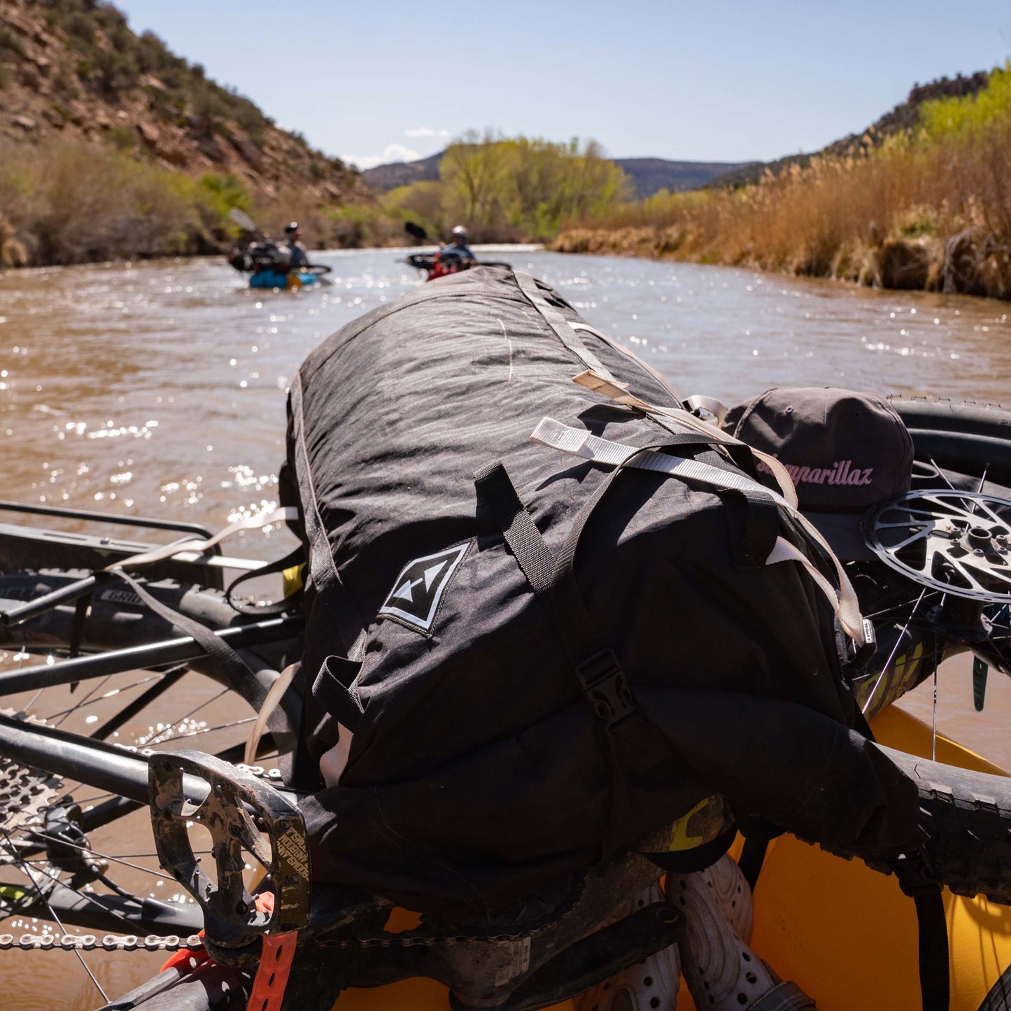 Hyperlite Mountain Gear Dyneema® 4400 PORTER 多機能運動包 = 70 L 