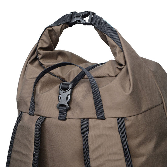 Okara ai nitta Litet 輕量防水攻頂包/單日包 12-13L 260g 深咖
