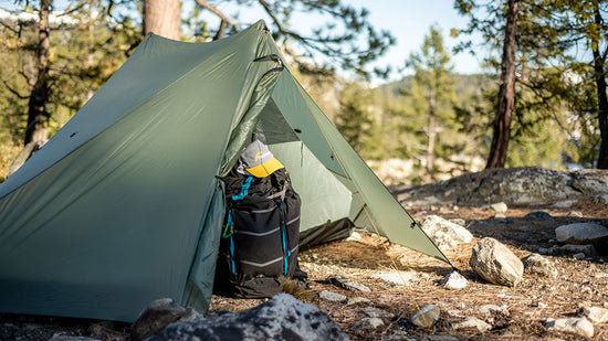 Tarptent StratoSpire 1.5P [ 速架設備 ] 2 人または犬 + 1 人まで充電可能